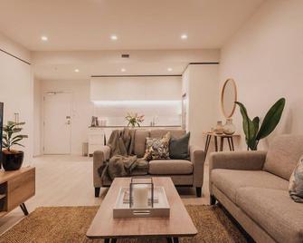 Serene Spaces on Tuam - 2 Bedroom Apartment - Christchurch - Salon