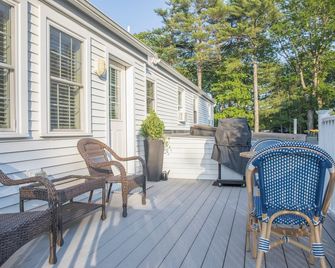Modern apartment, steps to town center, restaurants and beach. - Ogunquit - Patio