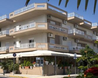 Harisis Apartments - Olympiaki Akti - Clădire