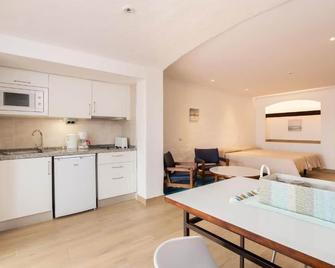 Apartamentos Borda D´Agua - Albufeira - Kitchen