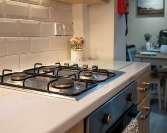 Workstay Queen Street - Contractor & Work Stay - Portsmouth - Kuchyň