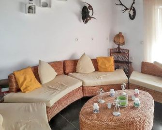 Luxurious House in Corte de Pao with Private Pool - Mértola - Huiskamer