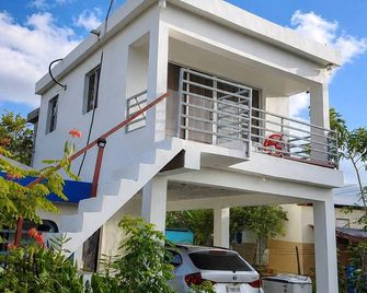 Studio apartment with available parking - Nagua - Building
