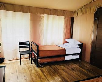 Heaven's Ledge - Yercaud - Bedroom