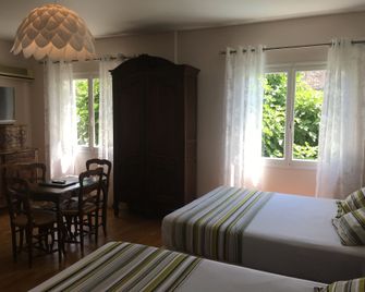 Hotel Du Forum - ארל - חדר שינה