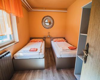 Apartma Rombon Brdo with Free Onsite Parking - Bovec - Bedroom