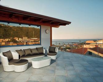 Terraces d'Orlando - Family Apartments with Sea View and Pool - Capo d'Orlando - Balcón