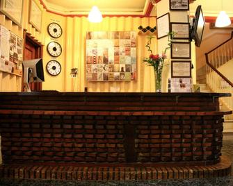Duquesa Bed & Breakfast - Granada - Lễ tân