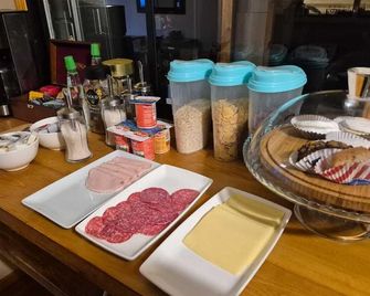 Hotel Boutique Casablanca - Puerto Cisnes - Buffet