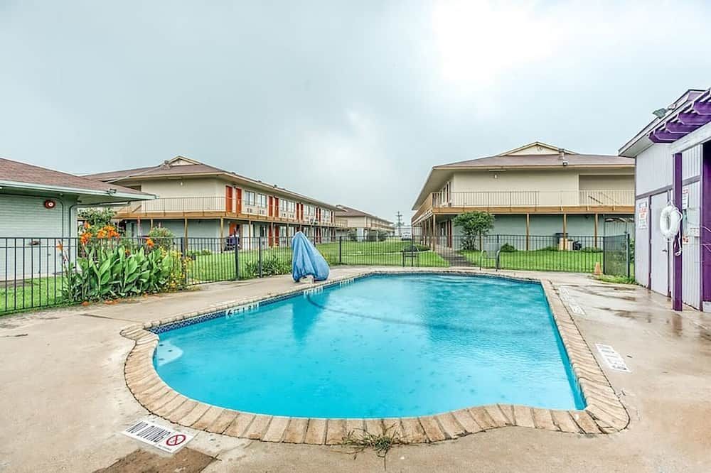 ستوديو سويتس - سان انطونيو - حوض السباحة