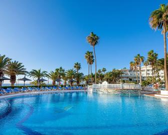 سول لانزاروتي - أريسيفي - حوض السباحة