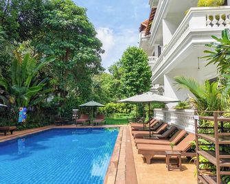 Chateau D'angkor La Residence - Ciudad de Siem Riep - Piscina