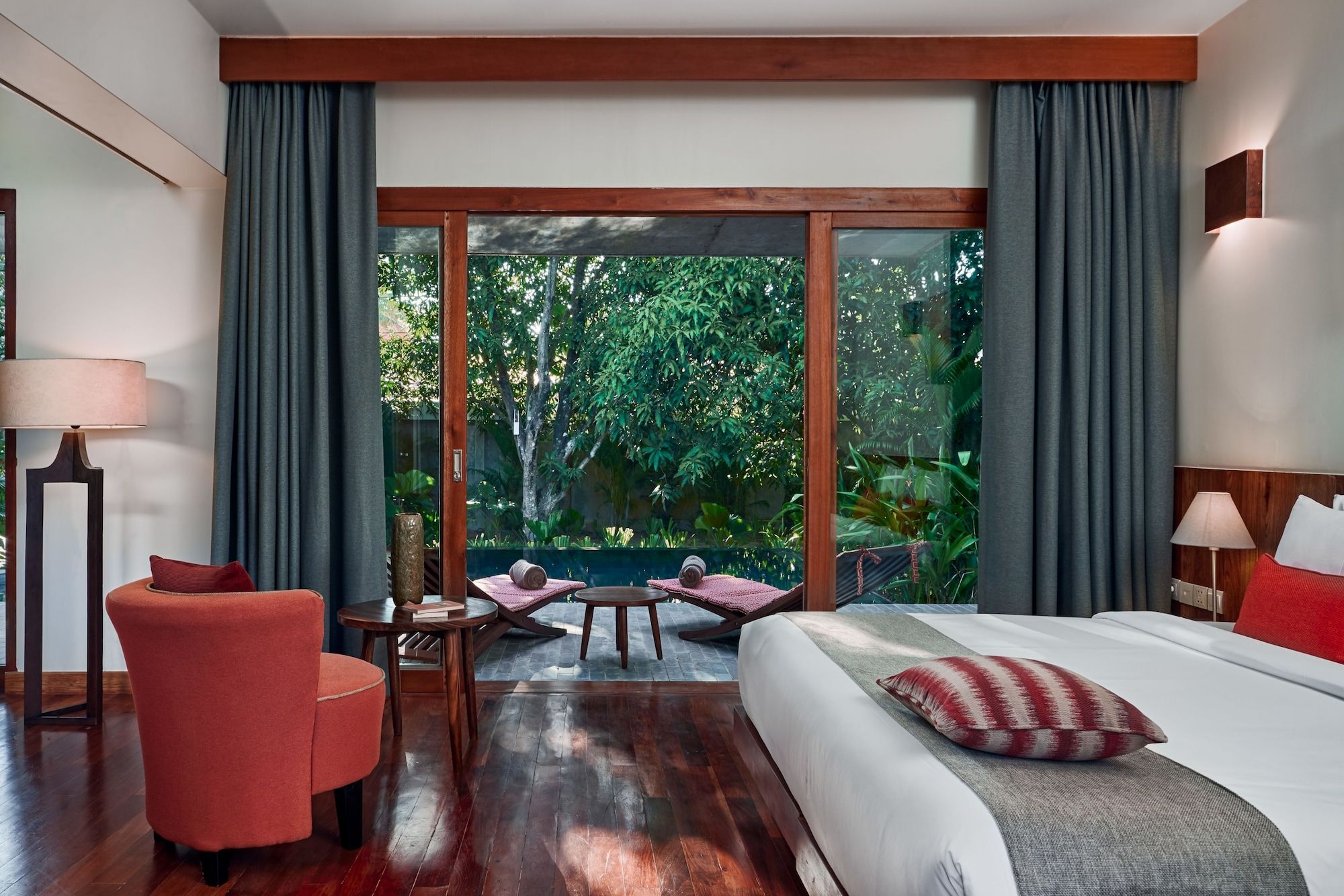 تيمبلايشن هوتل - سيم ريب - غرفة نوم