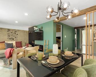 Casa Bruna creekside home in the heart of the Gorge - Carson - Dining room