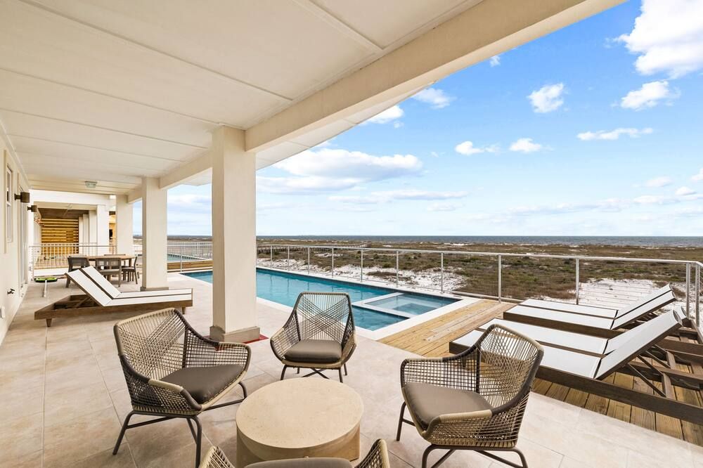 Moonstone: Stunning 9br Home- Beachfront, Priv. Pool, Pet Friendly, Sleeps 26! - Mexico Beach - Balcón