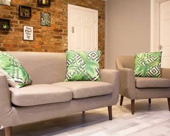 The Mersey Apartment @ Liver House - Birkenhead - Living room