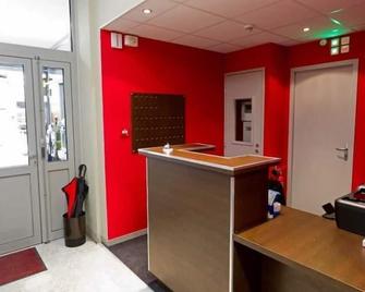 Hotel St-Etienne - Lourdes - Front desk