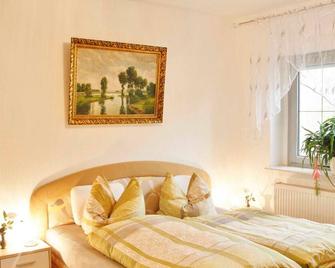 Ferienwohnung Hanschke - Ferienwohnung - Hoyerswerda - Schlafzimmer