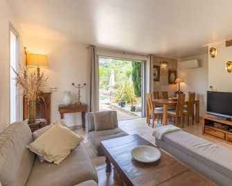 Gite Provençal - Grospierres - Huiskamer