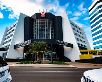 Best Western Plus Hotel Lord Forrest - Bunbury - Building
