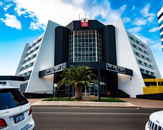 بست ويسترن بلس هوتل لورد فوريست - بونبوري - مبنى