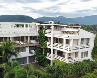 Akkaw Baler Hometel - Baler - Edificio