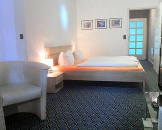 Hotel Nüller Hof - וופרטאל - חדר שינה