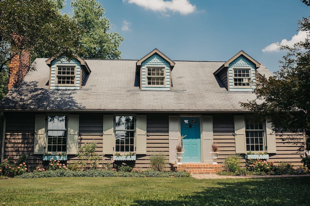 Secluded French Farmhouse Cottage 14 acres in Pennsylvania with Private Stream