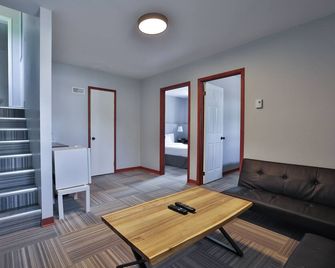 Auberge Valcartier - Par Aneyro - Saint-Gabriel-de-Valcartier - Sala de estar