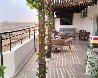 Pyramids High View Inn - Gizeh - Balkon