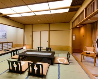Honen Mansaku - Daigo - Essbereich