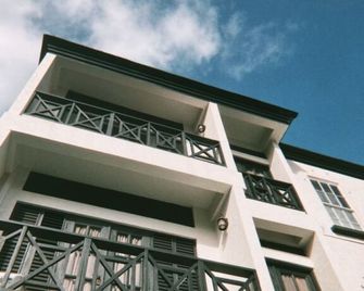 Sutton Place Hotel - Roseau - Edificio