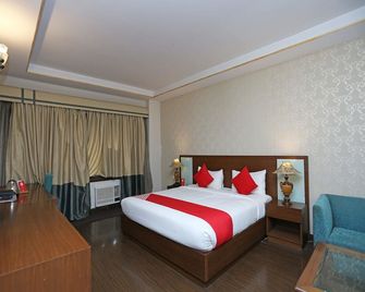 OYO 16565 Karnal Haveli - Karnāl - Bedroom