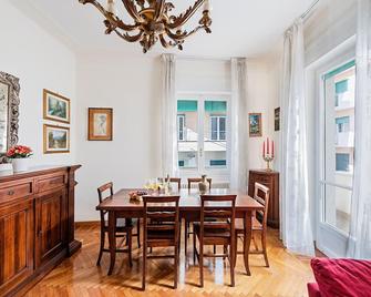 I Fiori 3-16 Apartment by Wonderful Italy - San Remo - Dining room