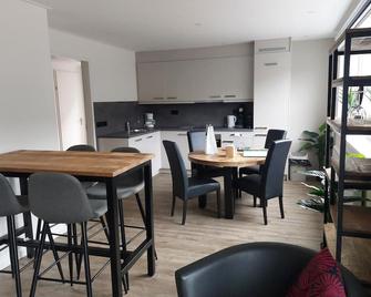 Zuidstraat 105 1 Nieuw appartement met sauna - Westkapelle - Dining room