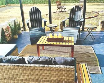The Desert Monroe-Hot tub-FirePit-Games-by Joshua tree National Park - Twentynine Palms - Patio