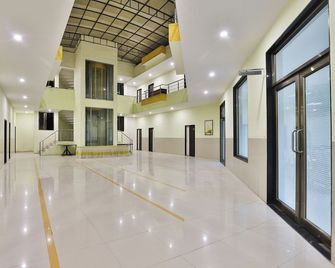 OYO 2494 Hotel Shree Plaza - Bharūch - Lobby