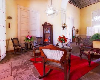 Betty House - Trinidad - Obývací pokoj
