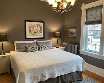 Danby House - Markdale - Bedroom