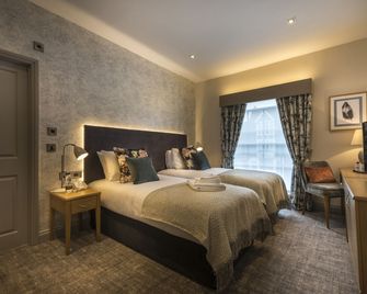 The Three Swans Hotel, Hungerford, Berkshire - The Coaching Inn Group - Hungerford - Slaapkamer