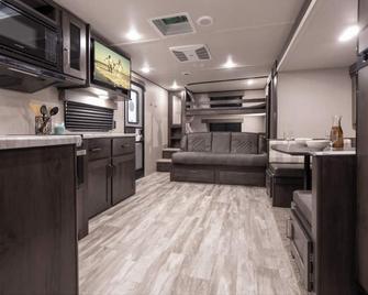 2021 Grand Design Transcend Xplor - Guernsey - Sala de estar