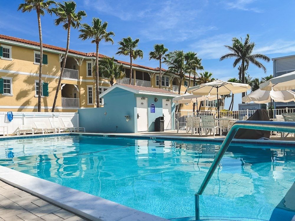 Silver Surf Gulf Beach Resort - בריידנטון - בריכה