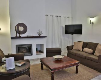 Nestor Hillside House by TrulyCyprus - Moniatis - Σαλόνι