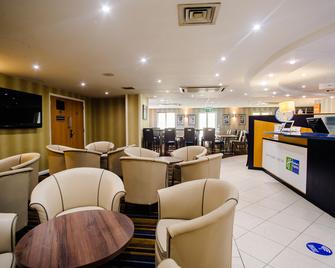 Holiday Inn Express Canterbury - Canterbury - Rakennus
