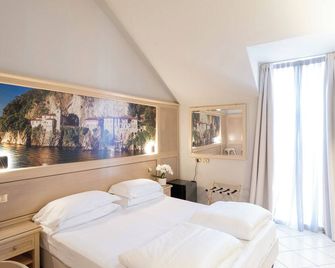 Cavour 30tre - Hotel Moderno - Stresa