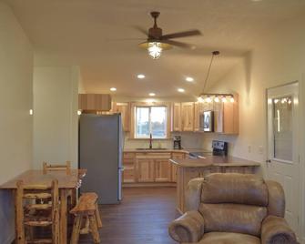 Jefferson River Loft - Whitehall - Kitchen