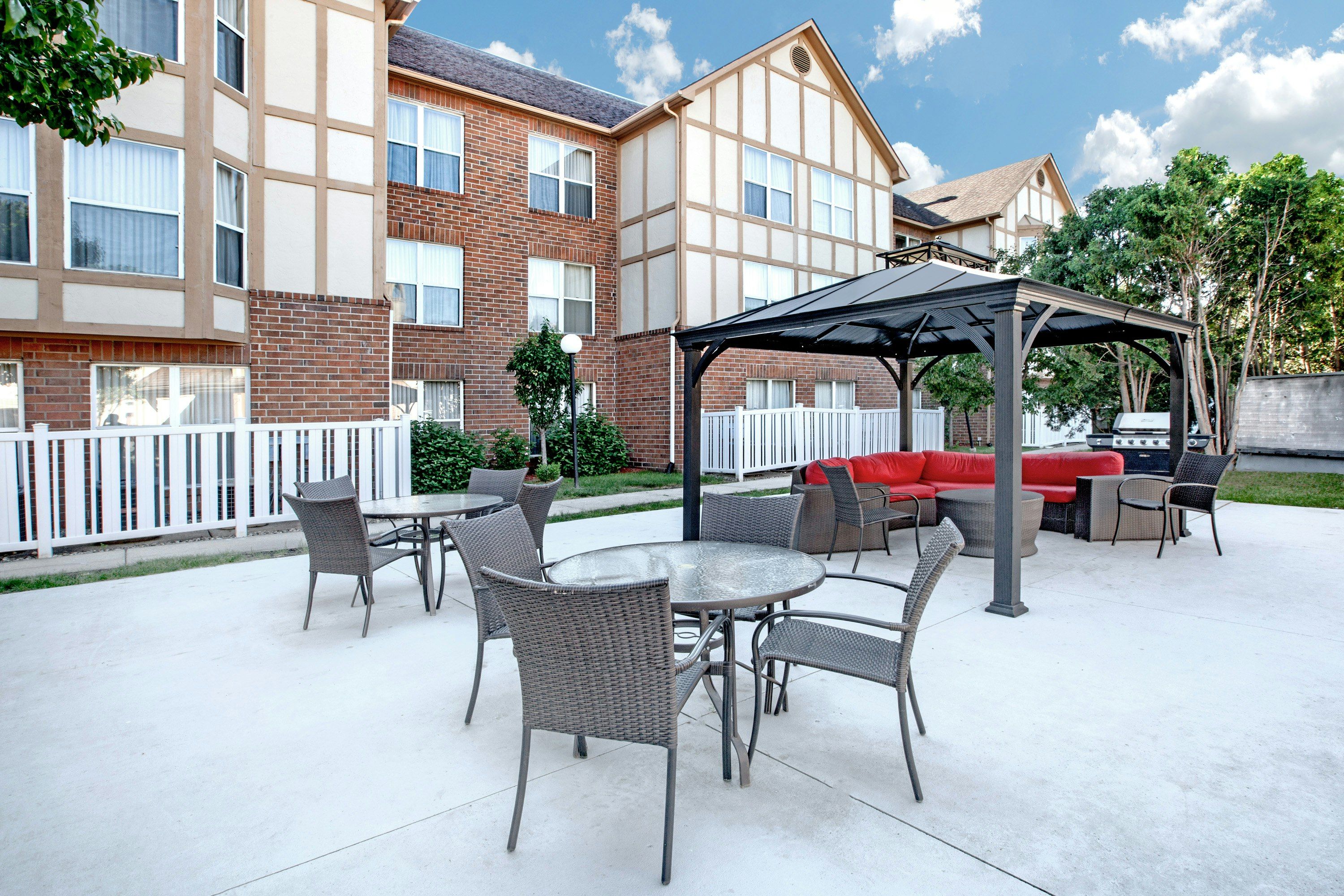 Affordable Suites of America Detroit-Warren - Warren - Патіо