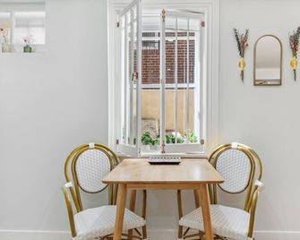 Charming Parisian studio in Denver, Colorado - Denver - Essbereich