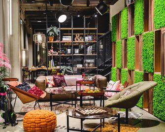 Moxy Poznan Airport - פוזנאן - טרקלין