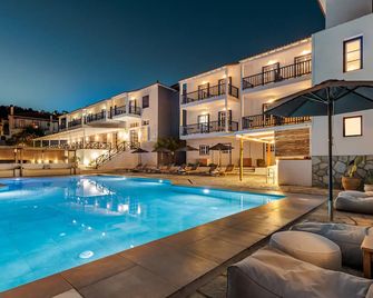 Aperitton Hotel - Skopelos - Pool